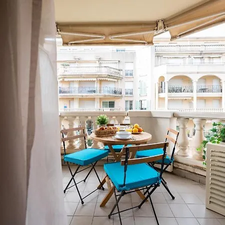 Apartment Le Victoria - Beau 2p Avec Vue Mer, Balcon, Piscine, Sauna Et Parking Prive Au Centre De Menton