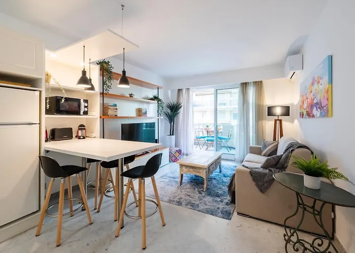 Apartament Le Victoria - Beau 2p Avec Vue Laterale, Balcon, Piscine, Sauna Et Parking Prive Au Centre De Mentona