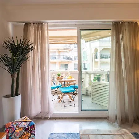 Appartement Le Victoria - Beau 2p Avec Vue Laterale, Balcon, Piscine, Sauna Et Parking Prive Au Centre De