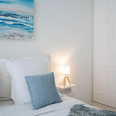 Apartment Le Victoria: Seafront Elegance With Pool And Sauna In *