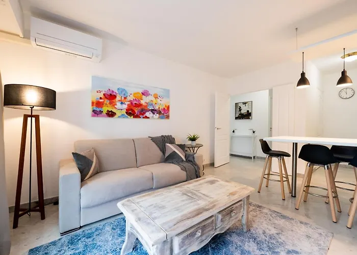 Apartment Le Victoria: Seafront Elegance With Pool And Sauna In Menton