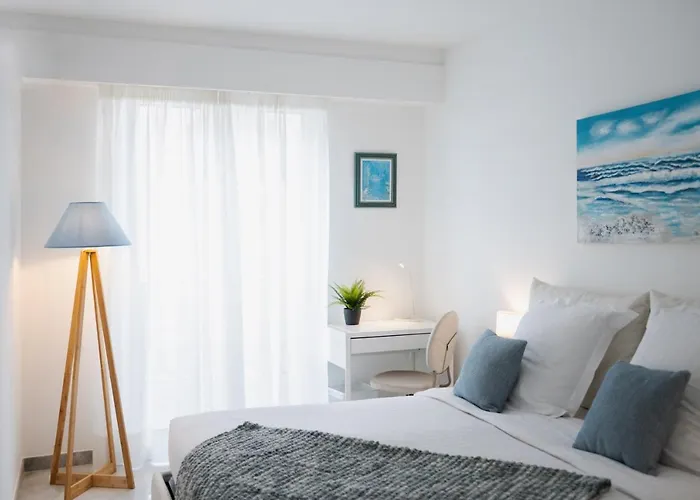 Appartement Le Victoria - Beau 2p Avec Vue Laterale, Balcon, Piscine, Sauna Et Parking Prive Au Centre De *